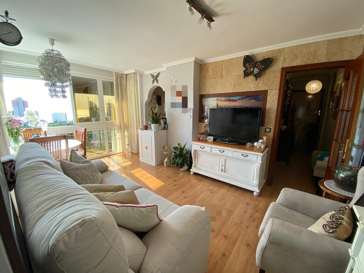 2-Bedroom Middle Floor Apartment in Benidorm | Sunny Cas... - Image 3