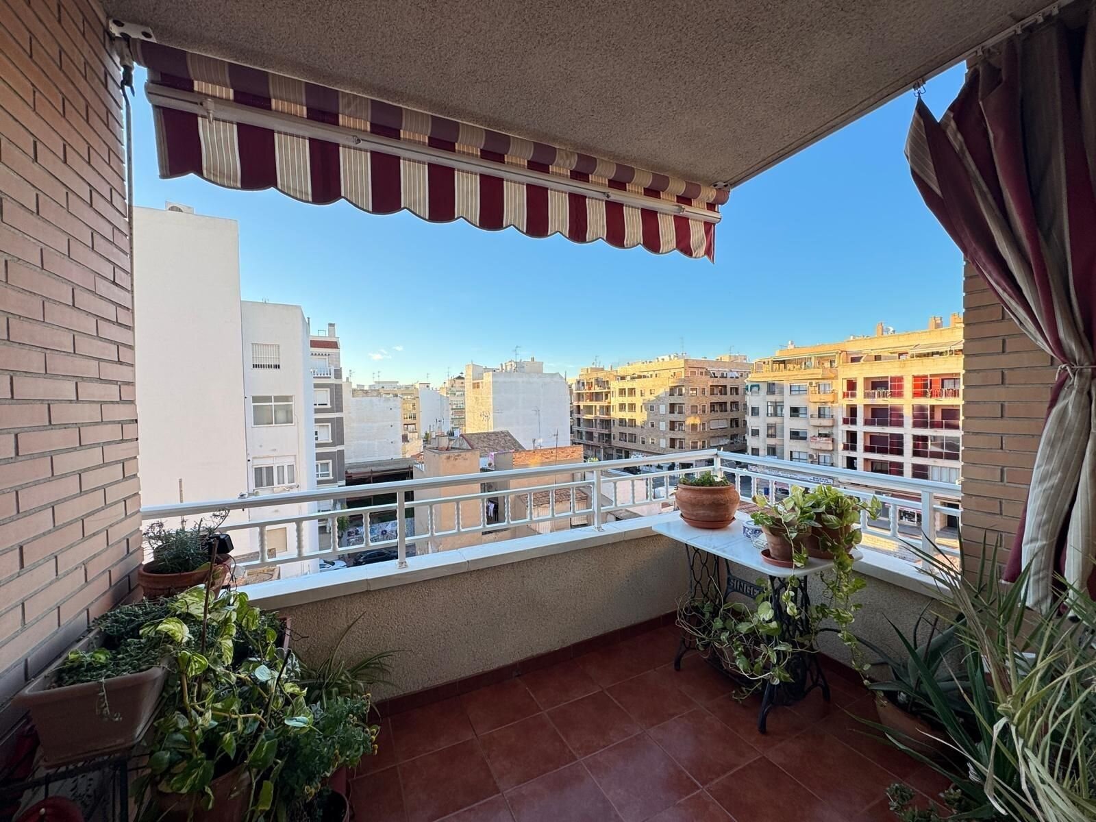 4-Bedroom Apartment in Torrevieja, Torrevieja - Image 12