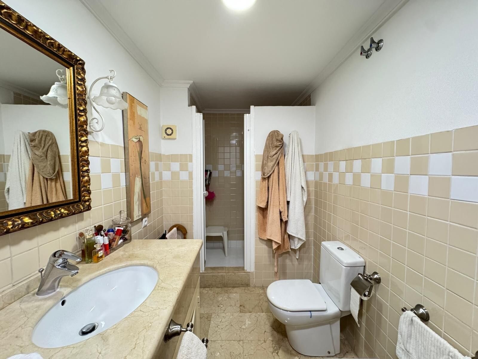 4-Bedroom Apartment in Torrevieja, Torrevieja - Image 25