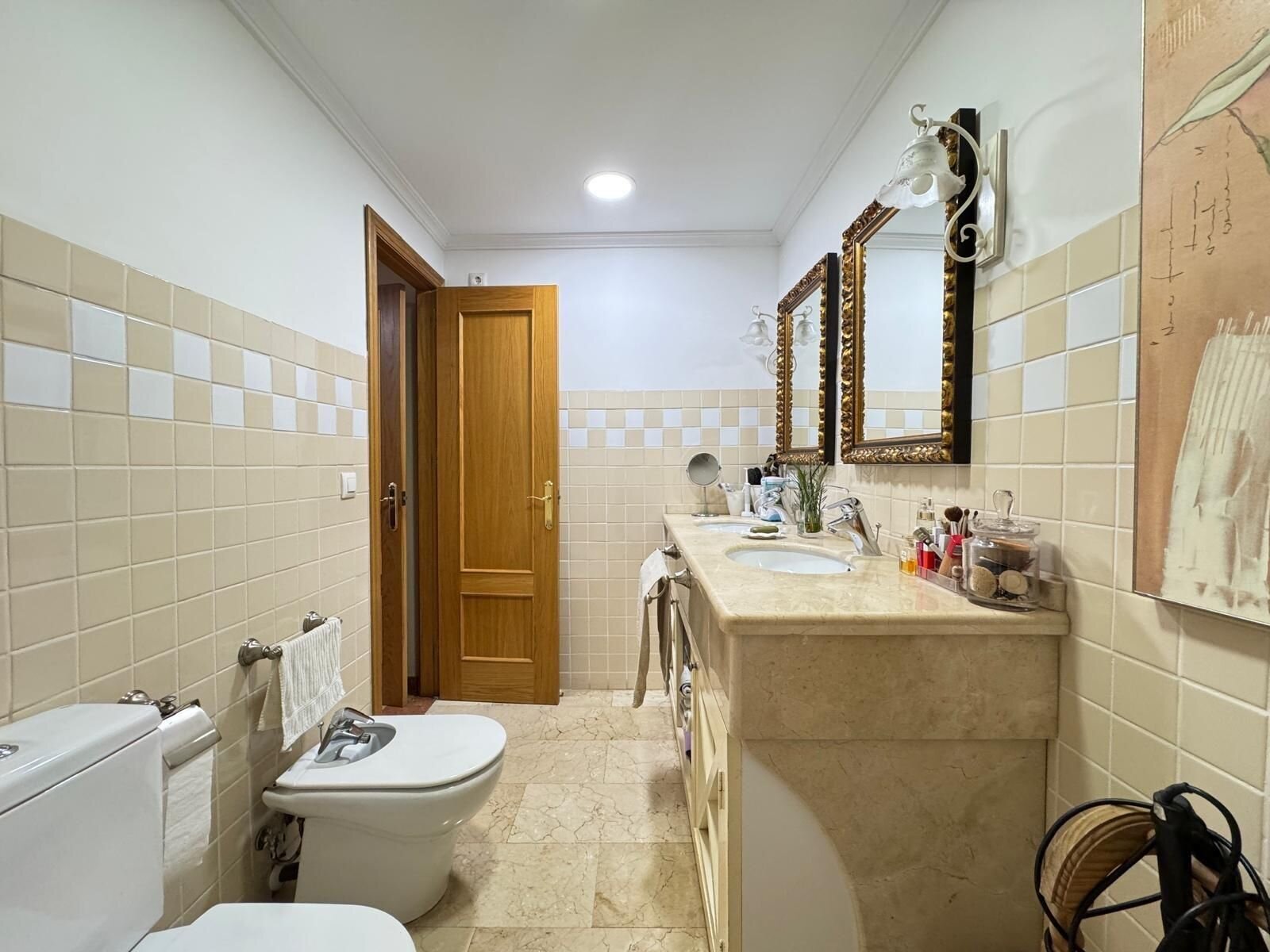 4-Bedroom Apartment in Torrevieja, Torrevieja - Image 27