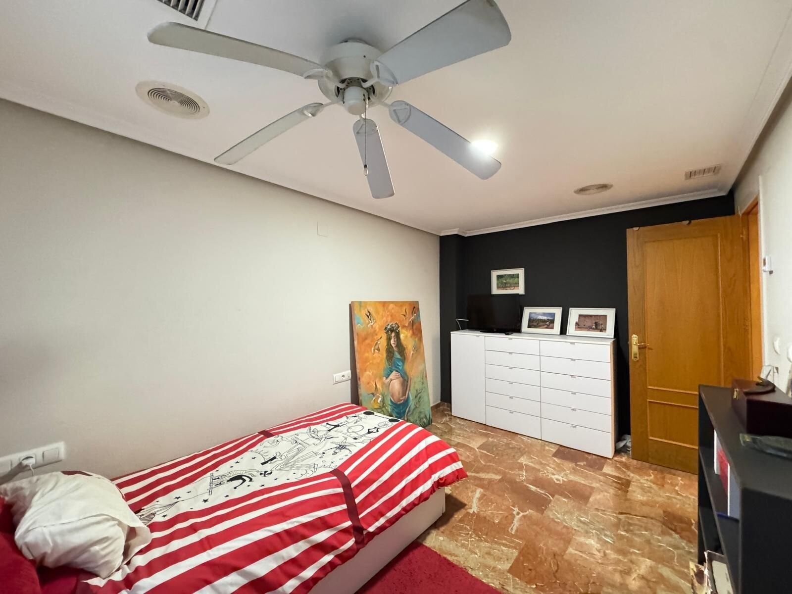 4-Bedroom Apartment in Torrevieja, Torrevieja - Image 33