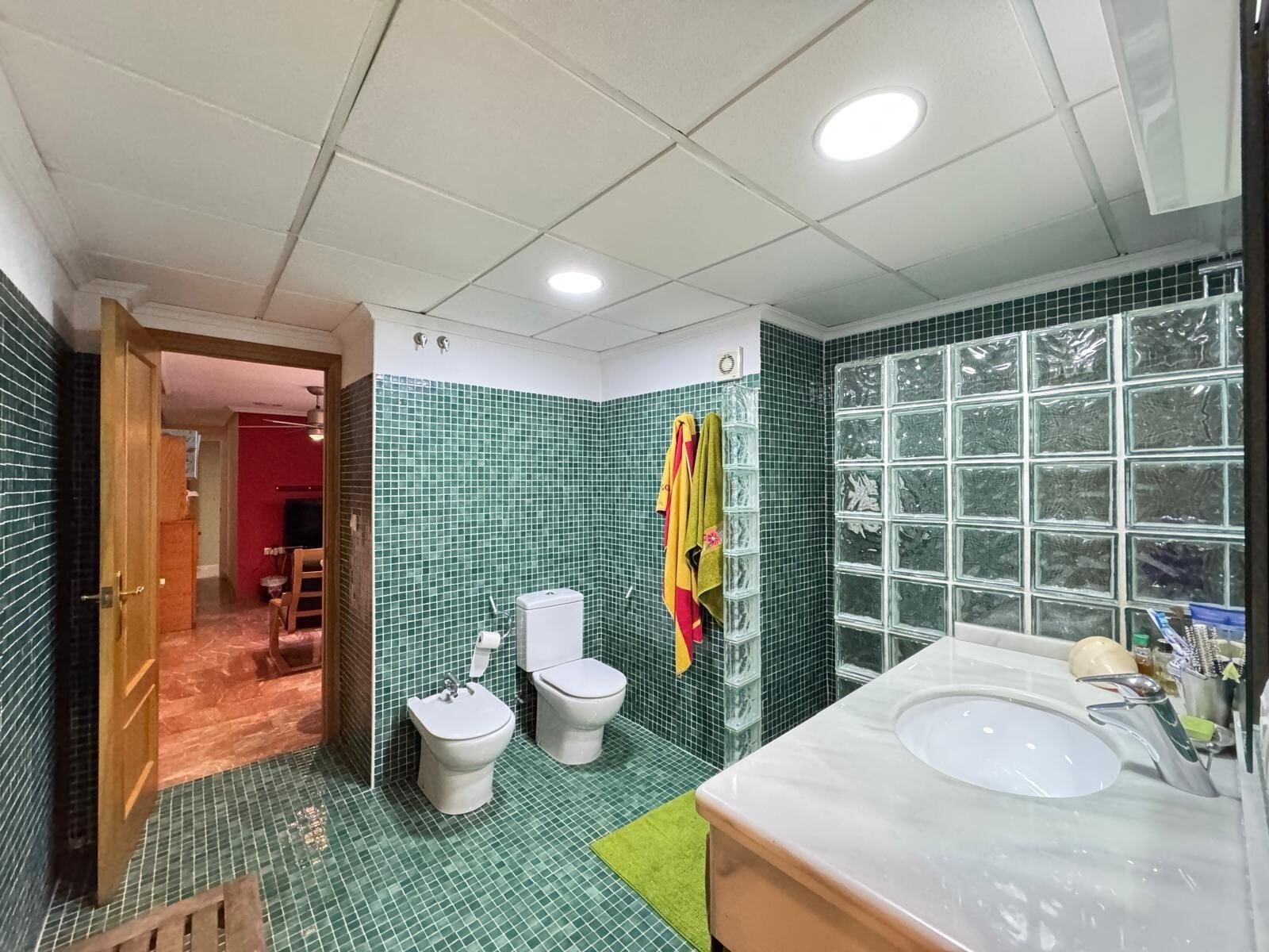 4-Bedroom Apartment in Torrevieja, Torrevieja - Image 35