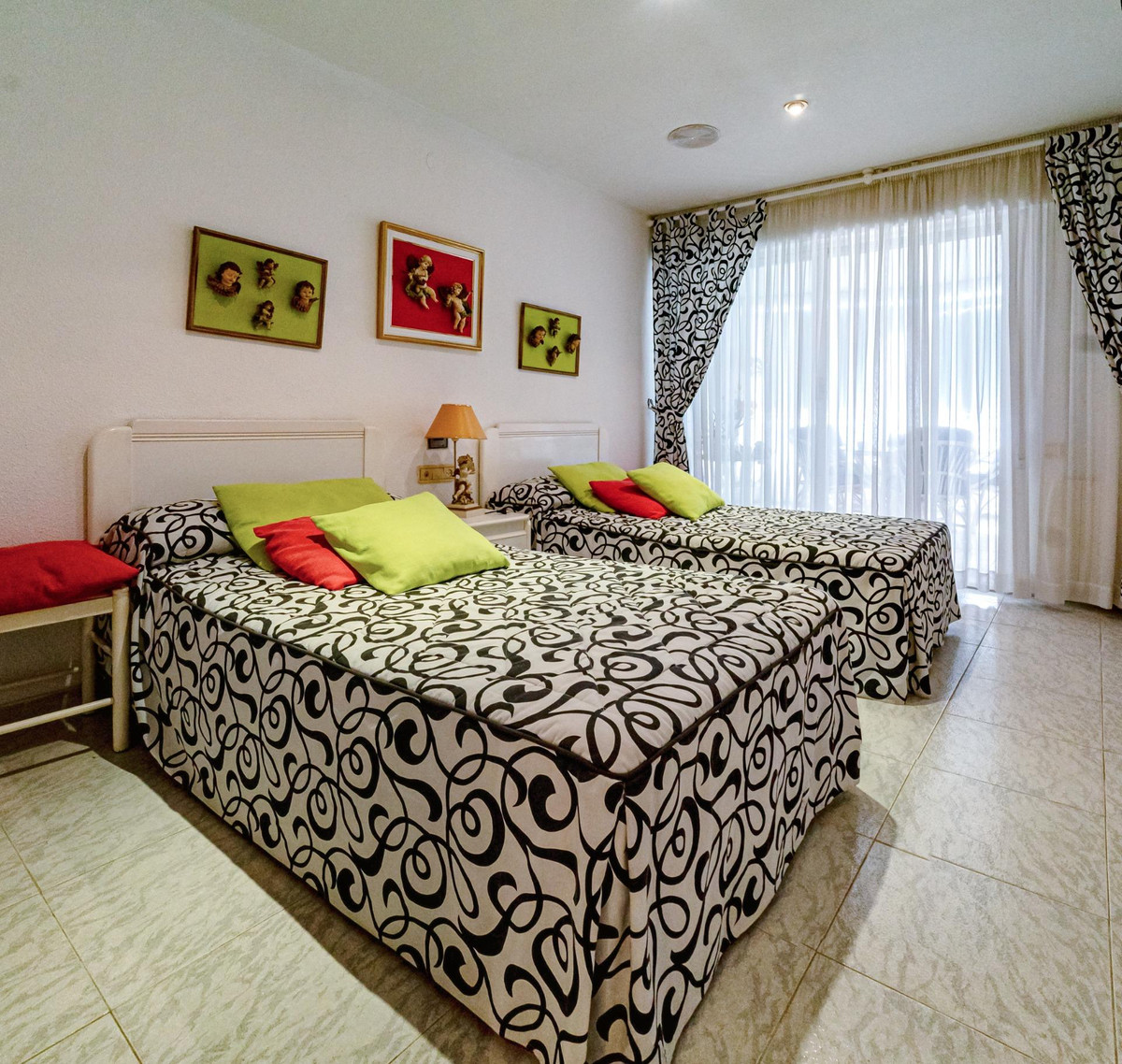 4-Bedroom Middle Floor Apartment in  Benidorm | Sunny Cas... - Image 10