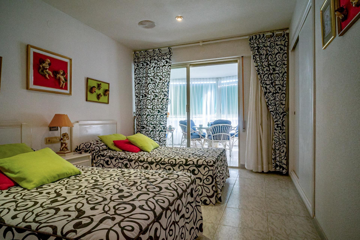 4-Bedroom Middle Floor Apartment in  Benidorm | Sunny Cas... - Image 12