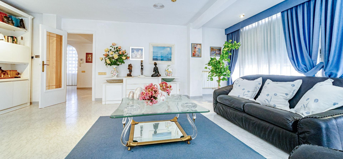 4-Bedroom Middle Floor Apartment in  Benidorm | Sunny Cas... - Image 21