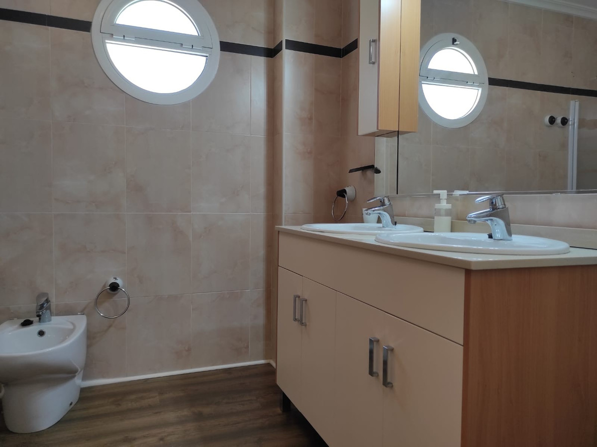 Appartement rez-de-chaussée de 2 Chambres à Mil Palmeras,... - Image 13