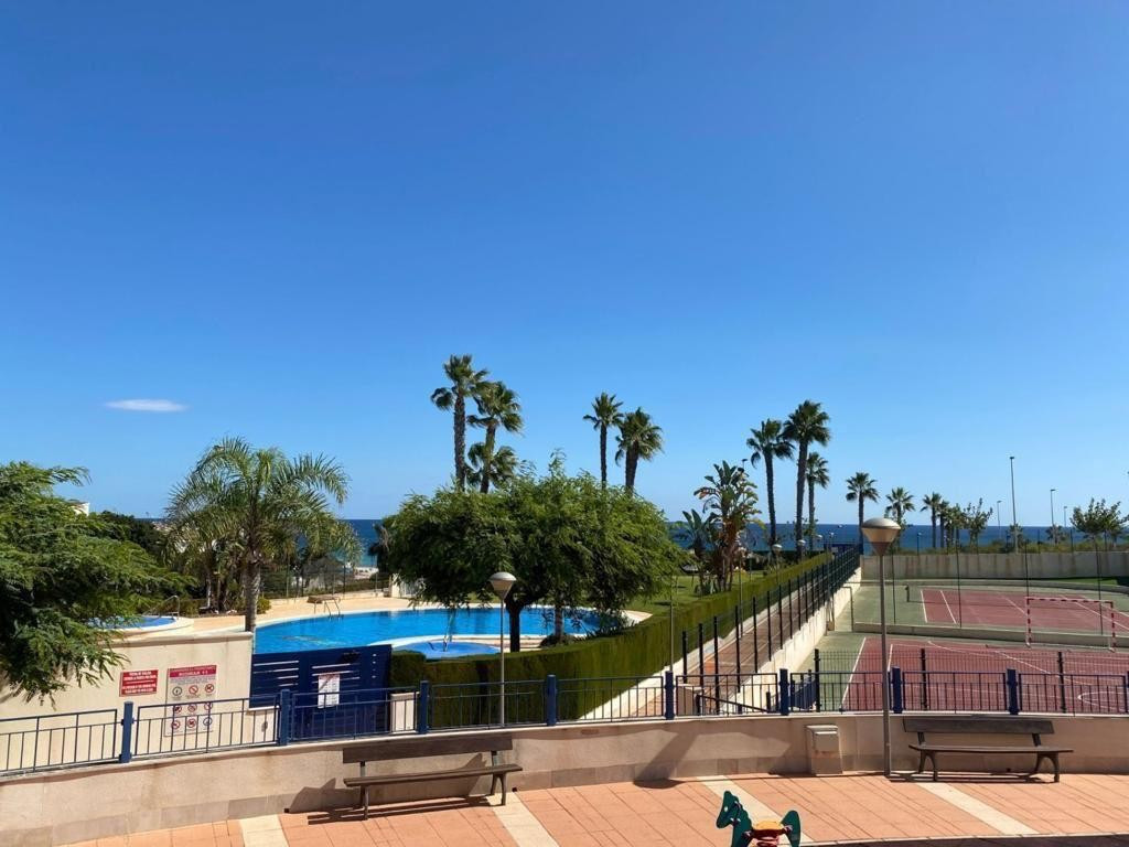 Appartement rez-de-chaussée de 2 Chambres à Mil Palmeras,... - Image 17