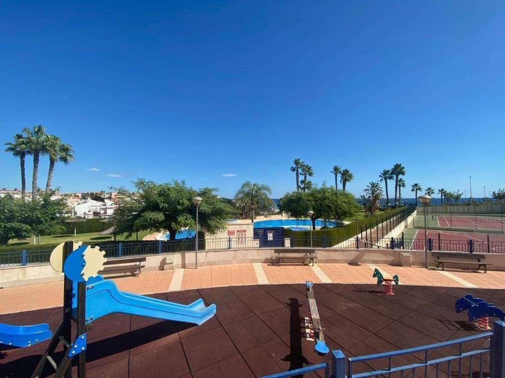 Appartement rez-de-chaussée de 2 Chambres à Mil Palmeras,... - Image 19