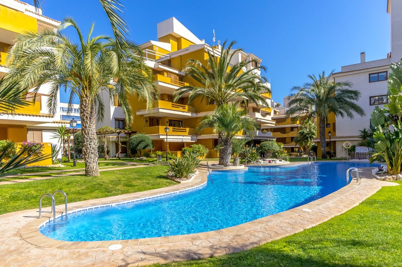 3-Bedroom Apartment in Punta Prima, Torrevieja - Image 1