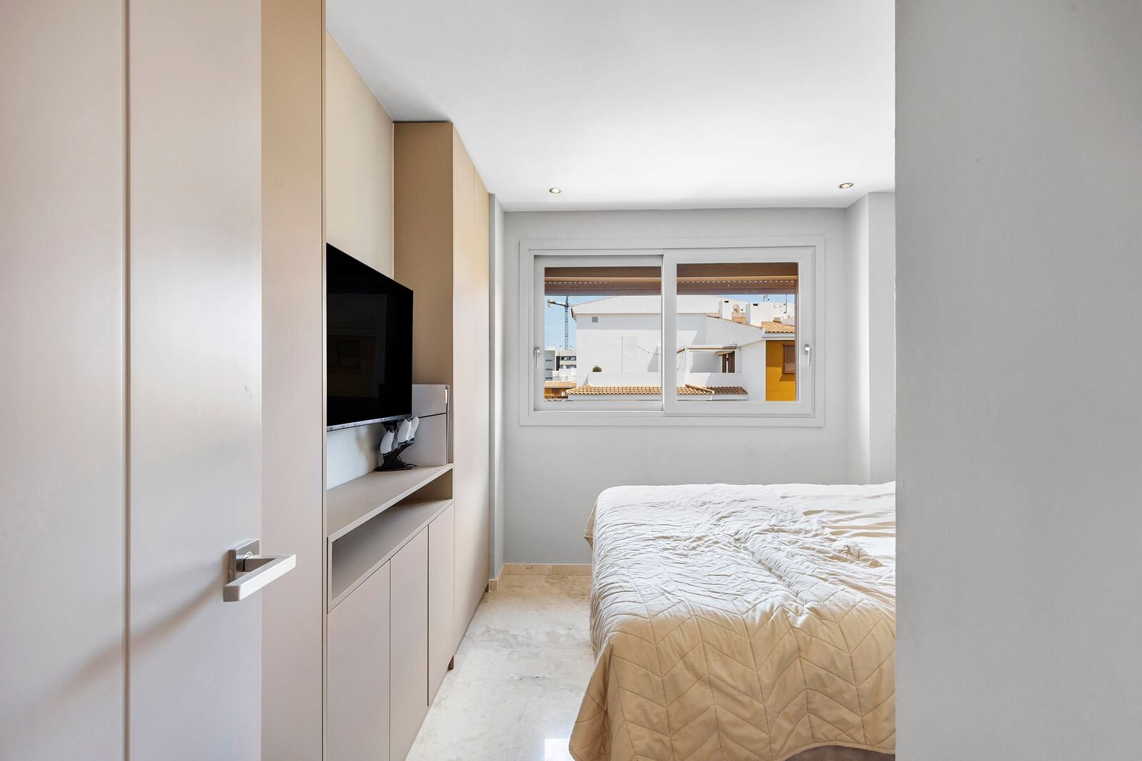 3-Bedroom Apartment in Punta Prima, Torrevieja - Image 17