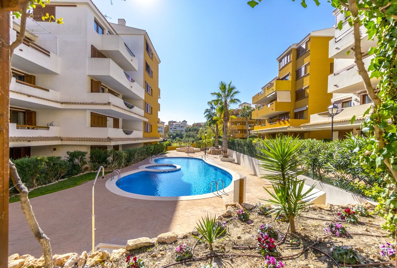 3-Bedroom Apartment in Punta Prima, Torrevieja - Image 29