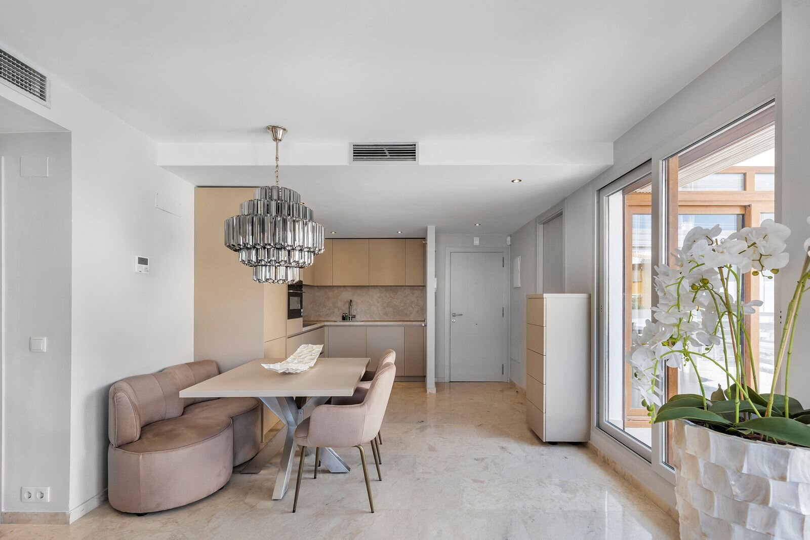 3-Bedroom Apartment in Punta Prima, Torrevieja - Image 3