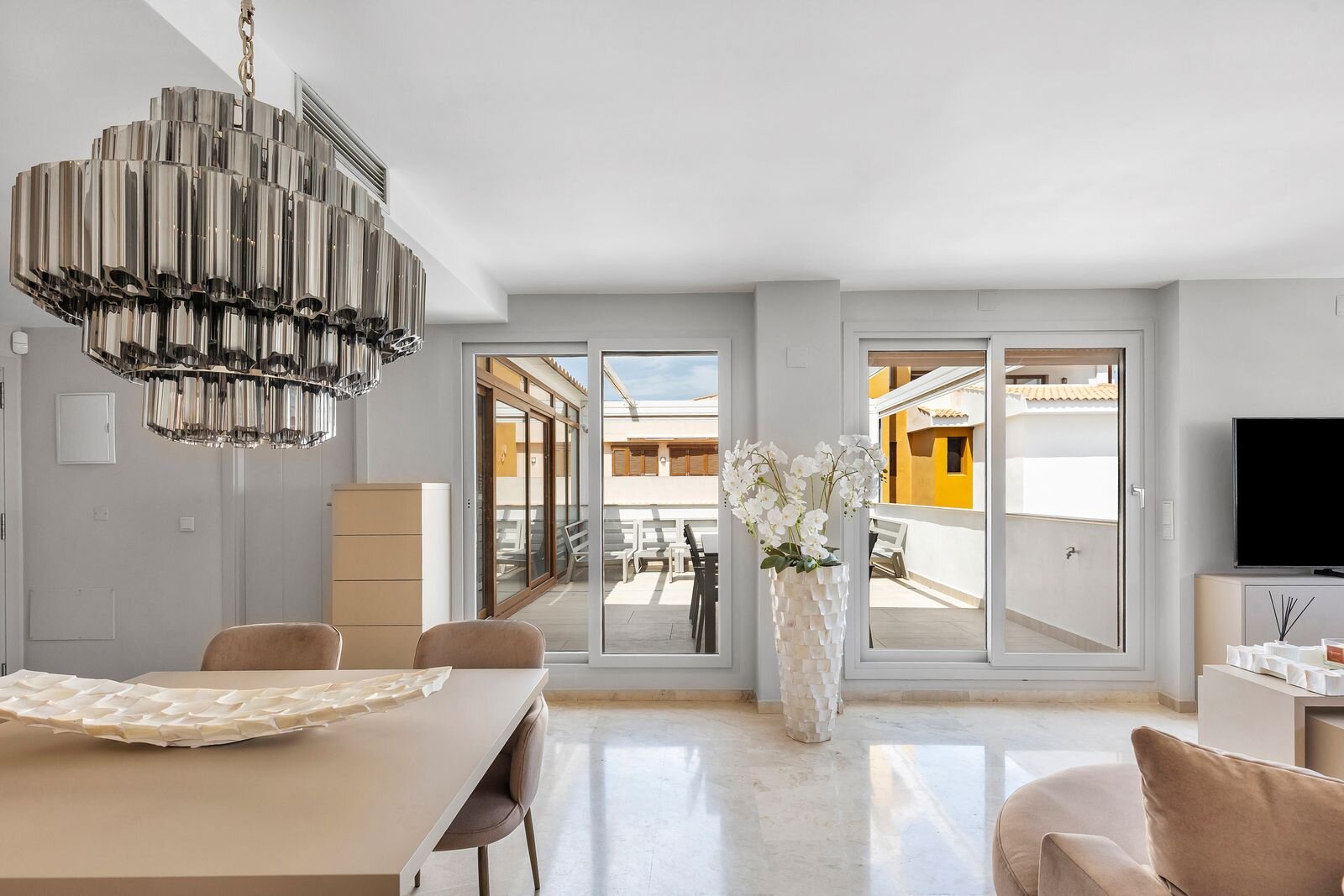 3-Bedroom Apartment in Punta Prima, Torrevieja - Image 9