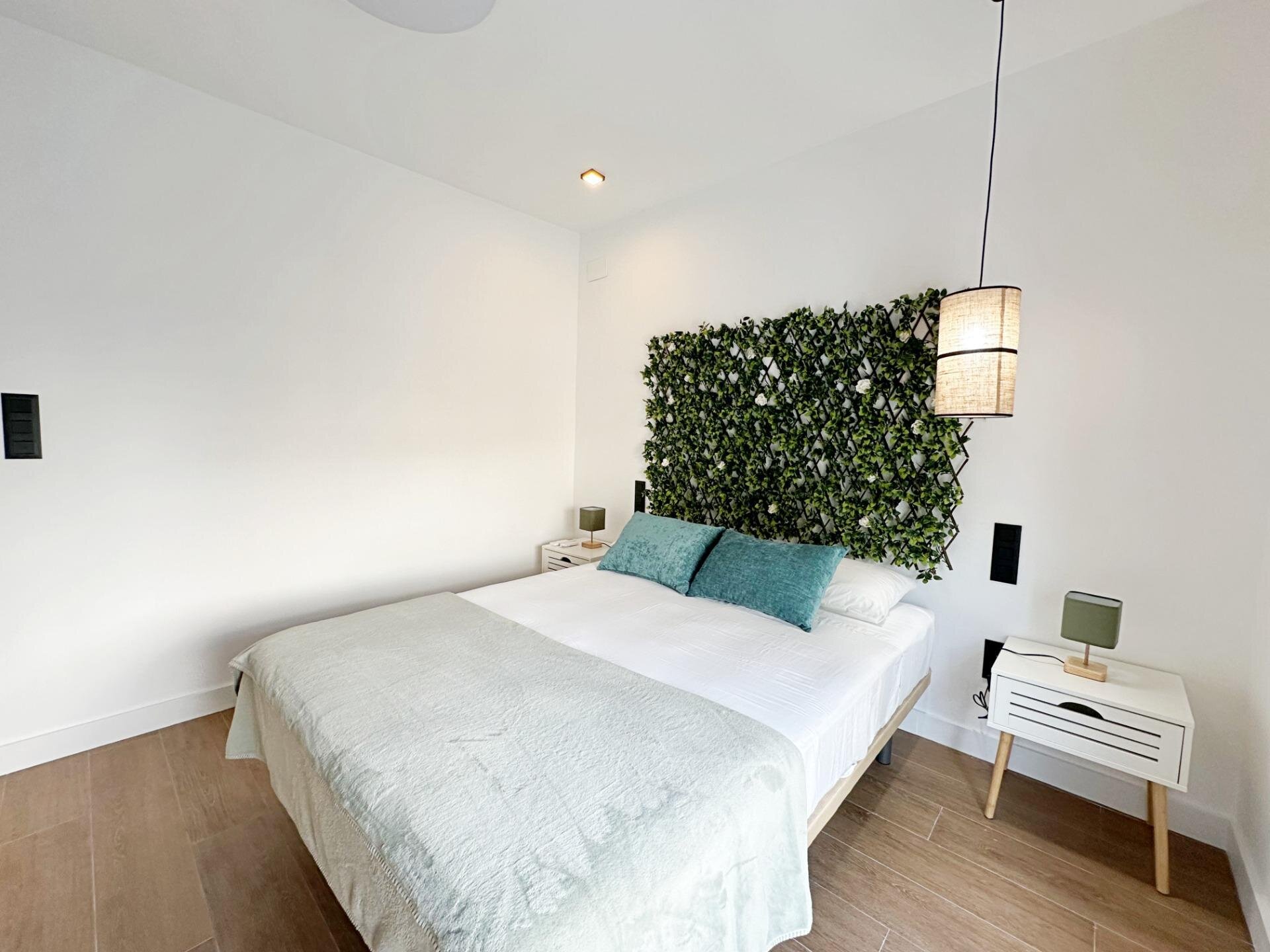 3-Bedroom House in Calas Blanca, Torrevieja - Image 11