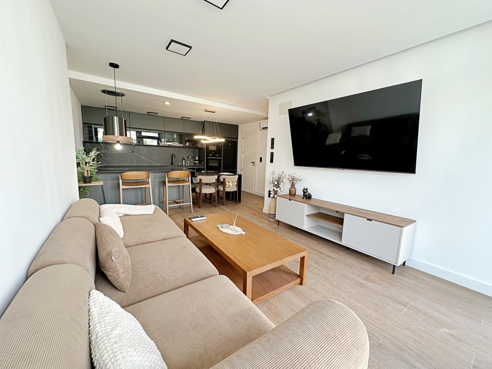 3-Bedroom House in Calas Blanca, Torrevieja - Image 4