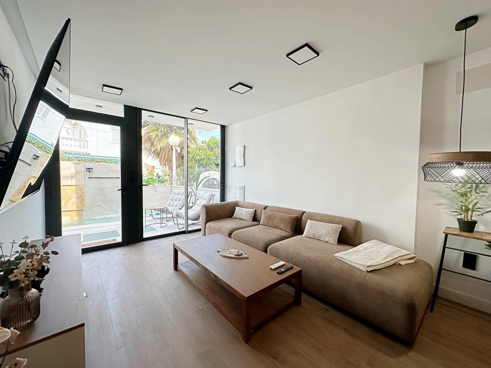 3-Bedroom House in Calas Blanca, Torrevieja - Image 6
