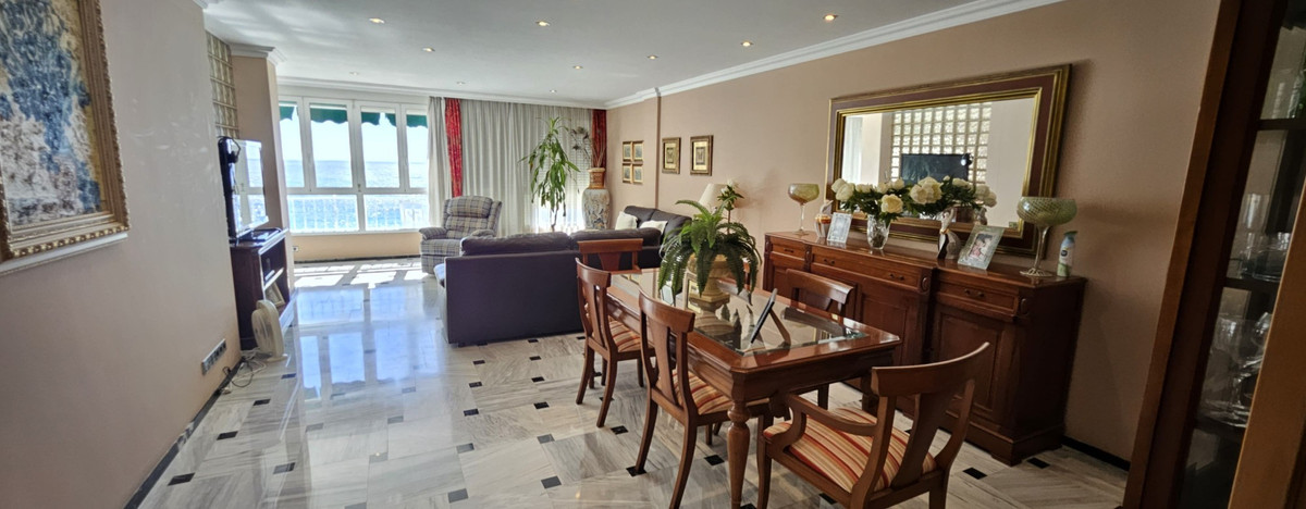 4-Bedroom Ground Floor Apartment in  Benidorm | Sunny Cas... - Image 1