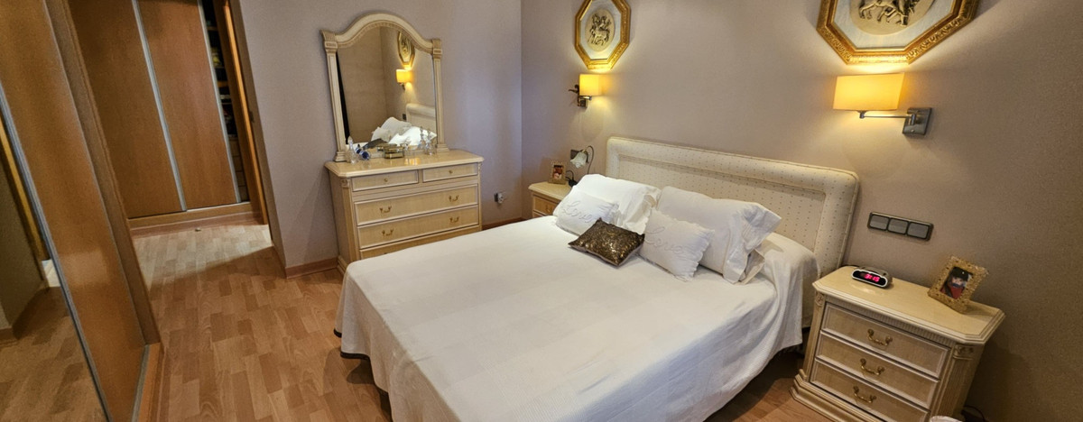 4-Bedroom Ground Floor Apartment in  Benidorm | Sunny Cas... - Image 23