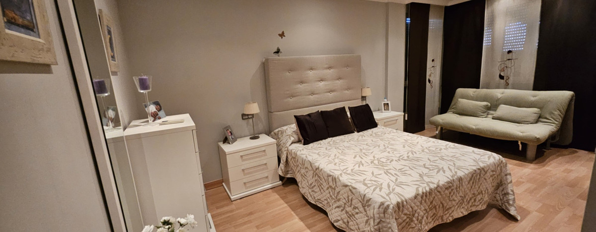 4-Bedroom Ground Floor Apartment in  Benidorm | Sunny Cas... - Image 9