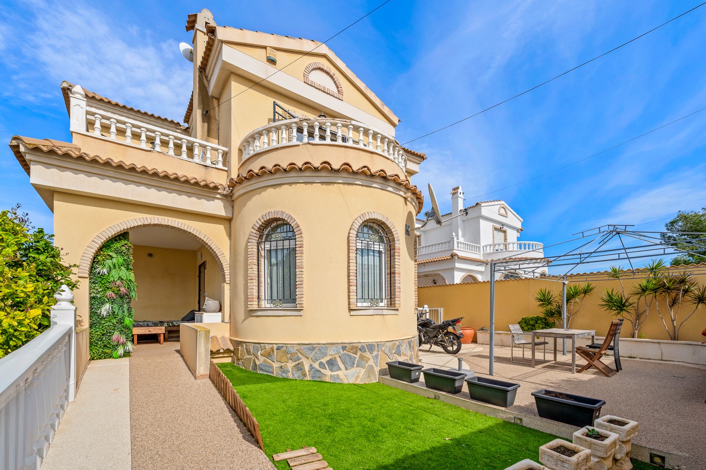 3-Bedroom Villa in Lomas de Campoamor-las Ramblas, Orihuela Costa - Image 3