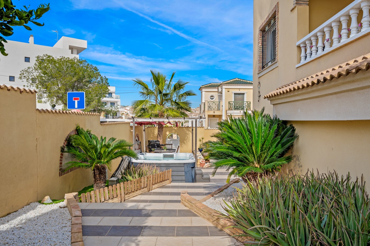 3-Bedroom Villa in Lomas de Campoamor-las Ramblas, Orihuela Costa - Image 39