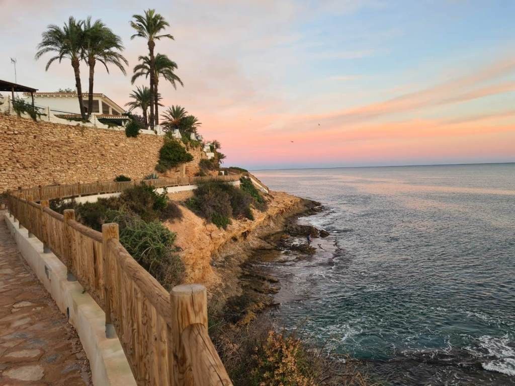 2-Bedroom Apartment in Las Filipinas, Orihuela Costa - Image 25