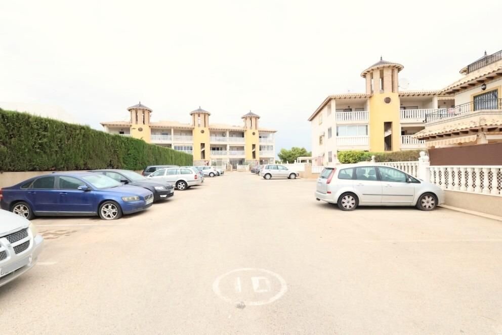 2-Bedroom Apartment in La Regia, Orihuela Costa - Image 11