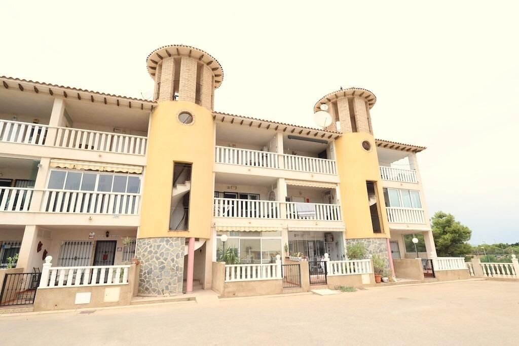 2-Bedroom Apartment in La Regia, Orihuela Costa - Image 2