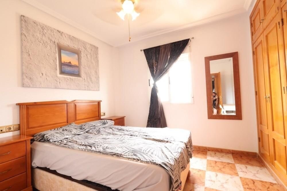 2-Bedroom Apartment in La Regia, Orihuela Costa - Image 5