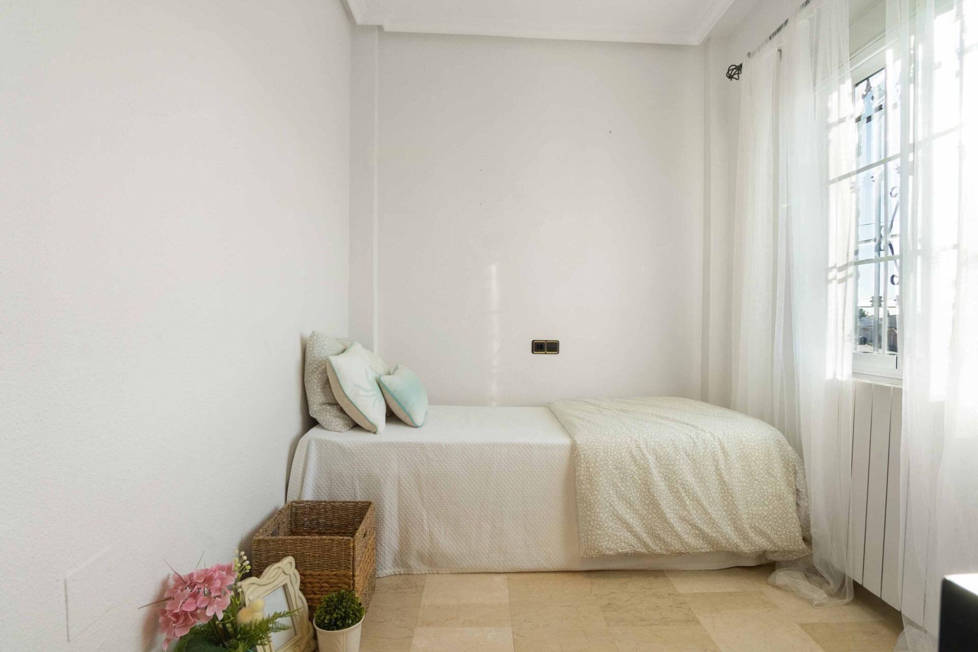 5-Bedroom Villa in Los Almendros-la Florida, Orihuela Costa - Image 15