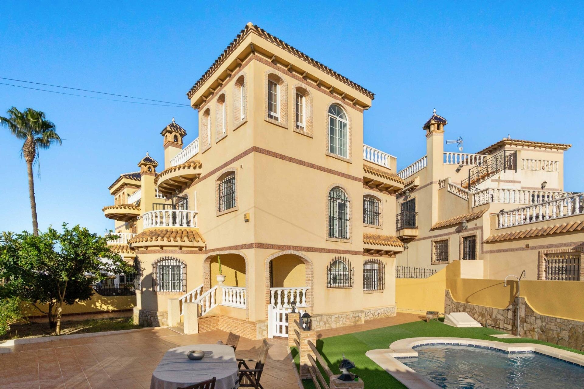 5-Bedroom Villa in Los Almendros-la Florida, Orihuela Costa - Image 3
