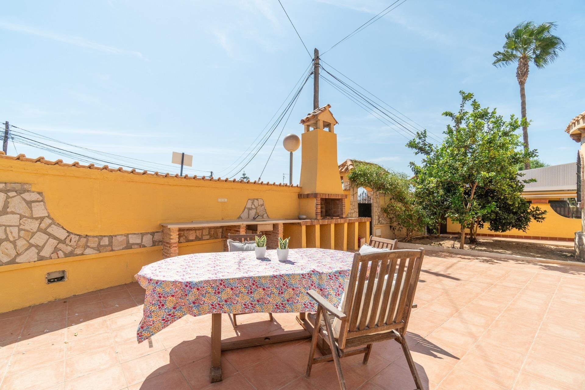 5-Bedroom Villa in Los Almendros-la Florida, Orihuela Costa - Image 4