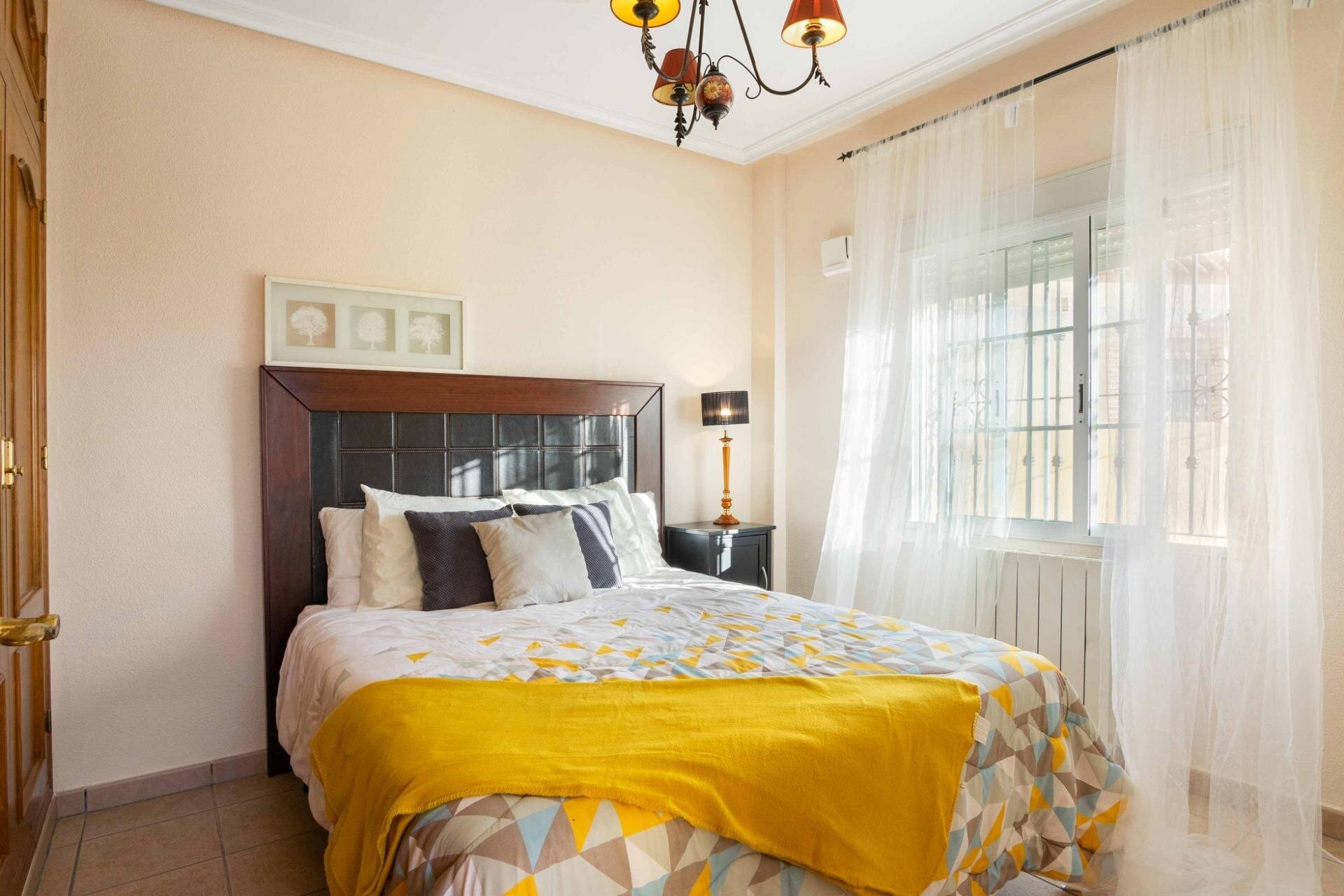 5-Bedroom Villa in Los Almendros-la Florida, Orihuela Costa - Image 9