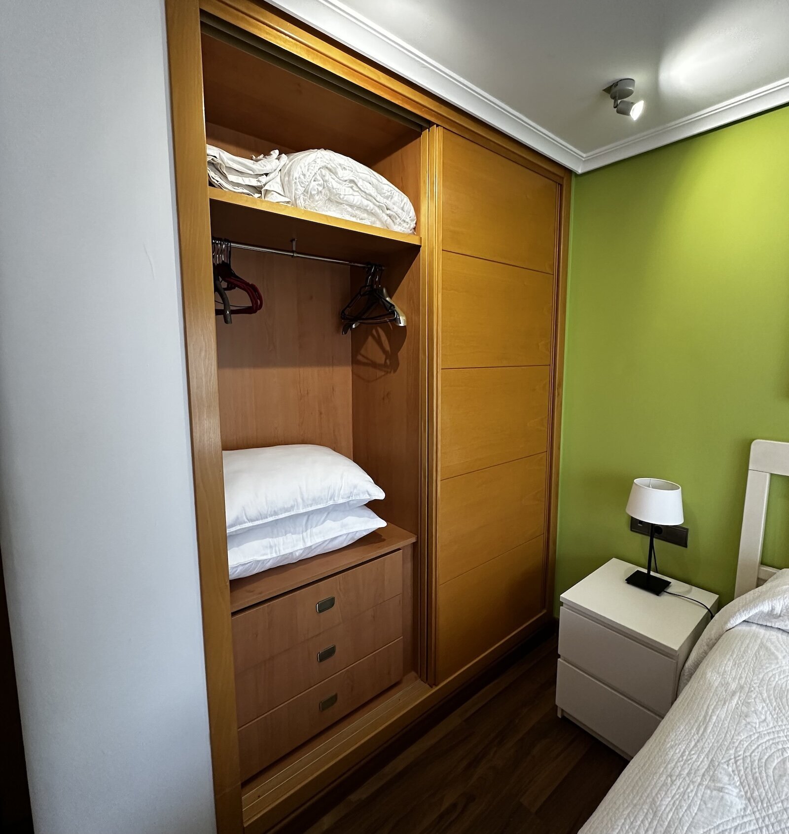 2-Bedroom Apartment in Pueblo, Guardamar del Segura - Image 9
