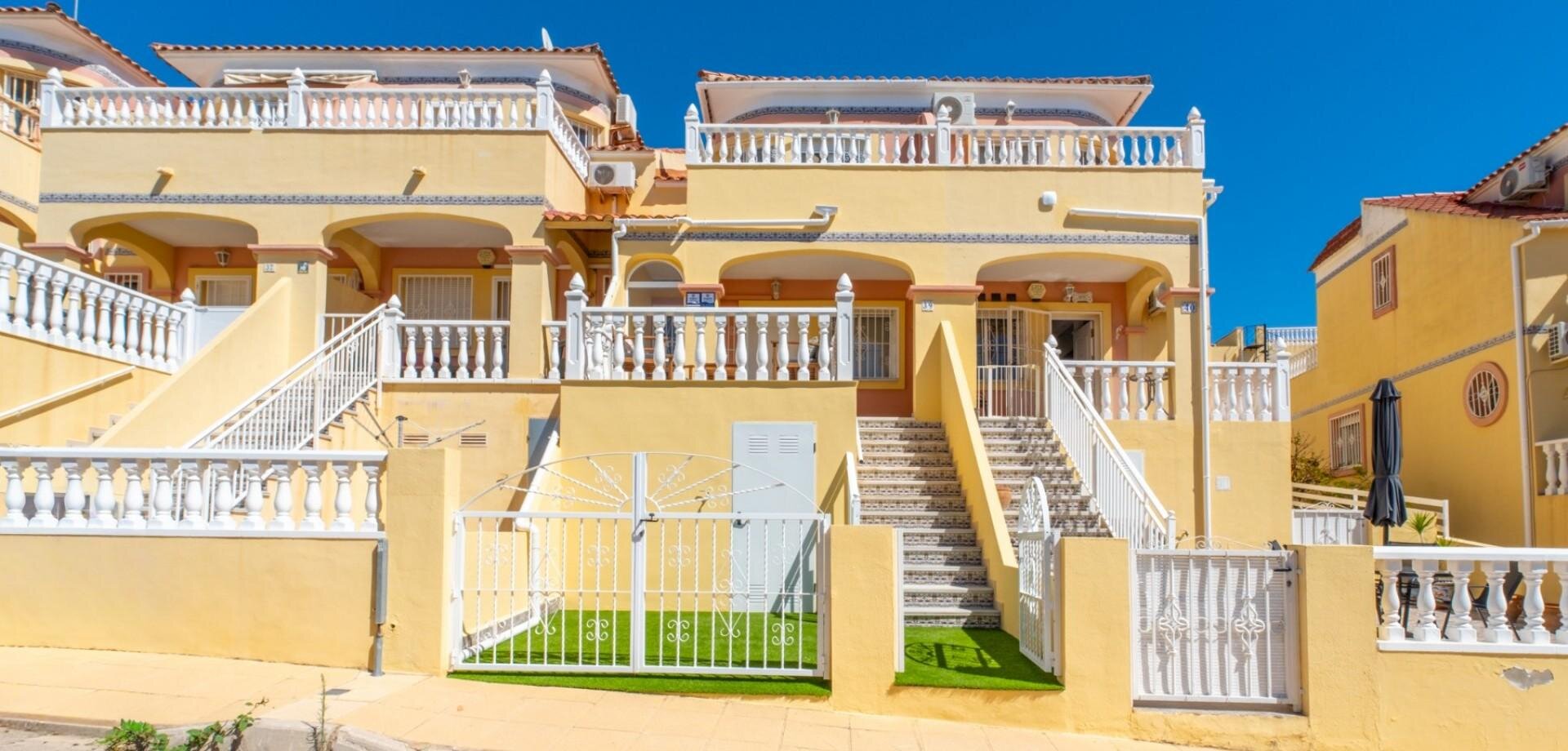 2-Bedroom House in Lomas de Cabo Roig, Orihuela Costa - Image 3