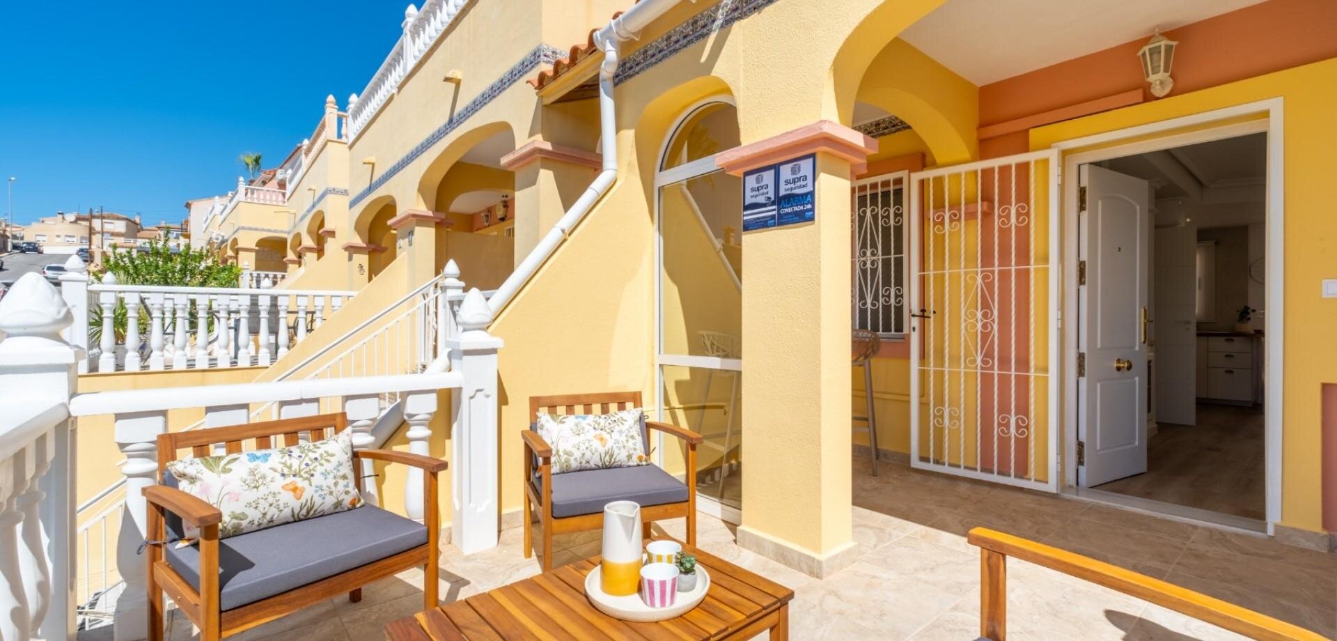 2-Bedroom House in Lomas de Cabo Roig, Orihuela Costa - Image 4