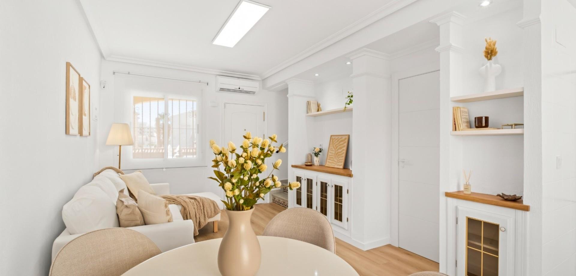 2-Bedroom House in Lomas de Cabo Roig, Orihuela Costa - Image 9
