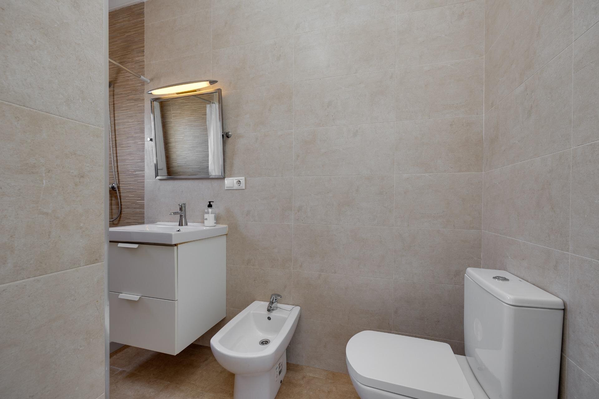 3-Bedroom Villa in El Chaparral, Torrevieja - Image 12