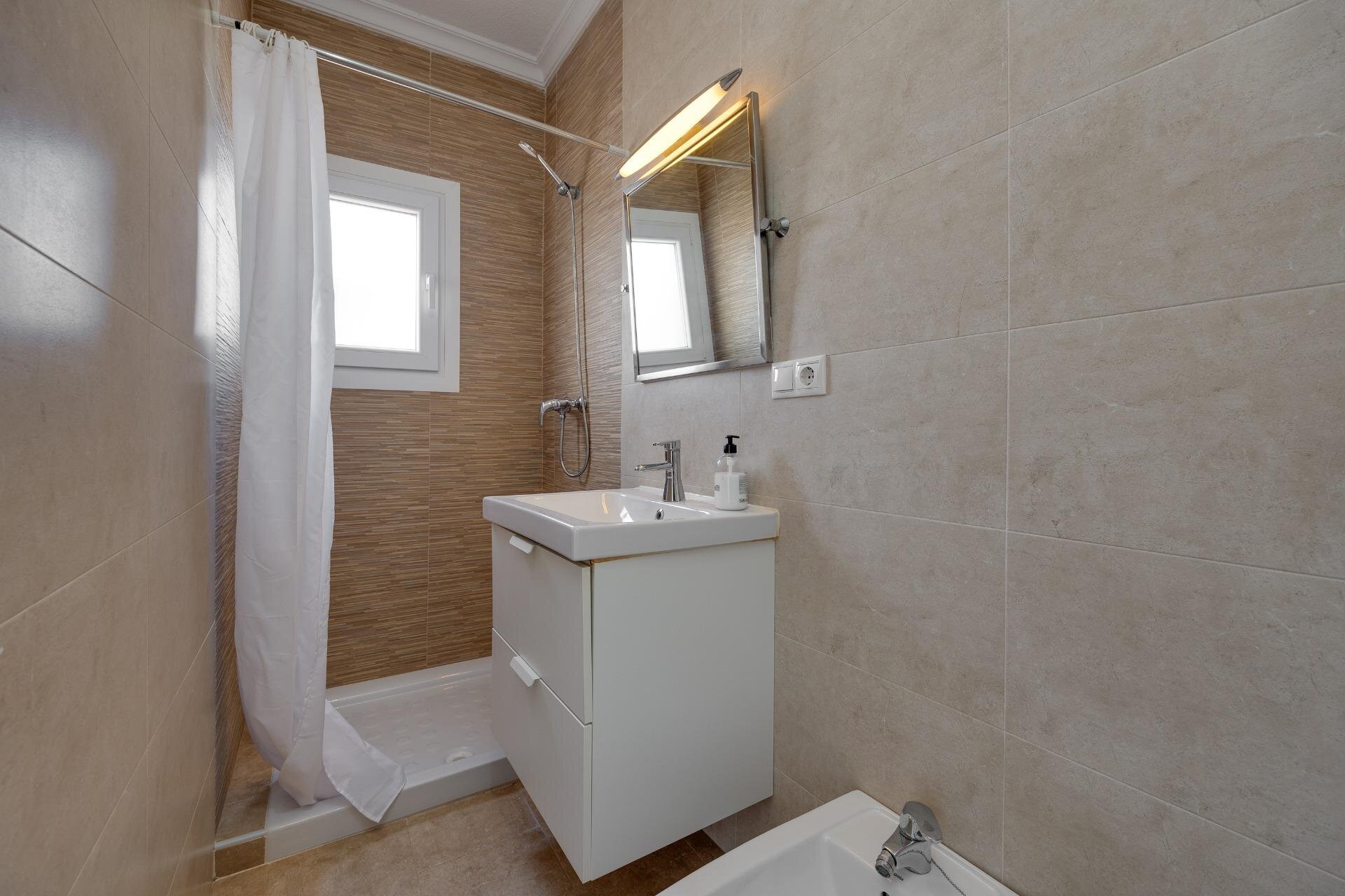 3-Bedroom Villa in El Chaparral, Torrevieja - Image 13