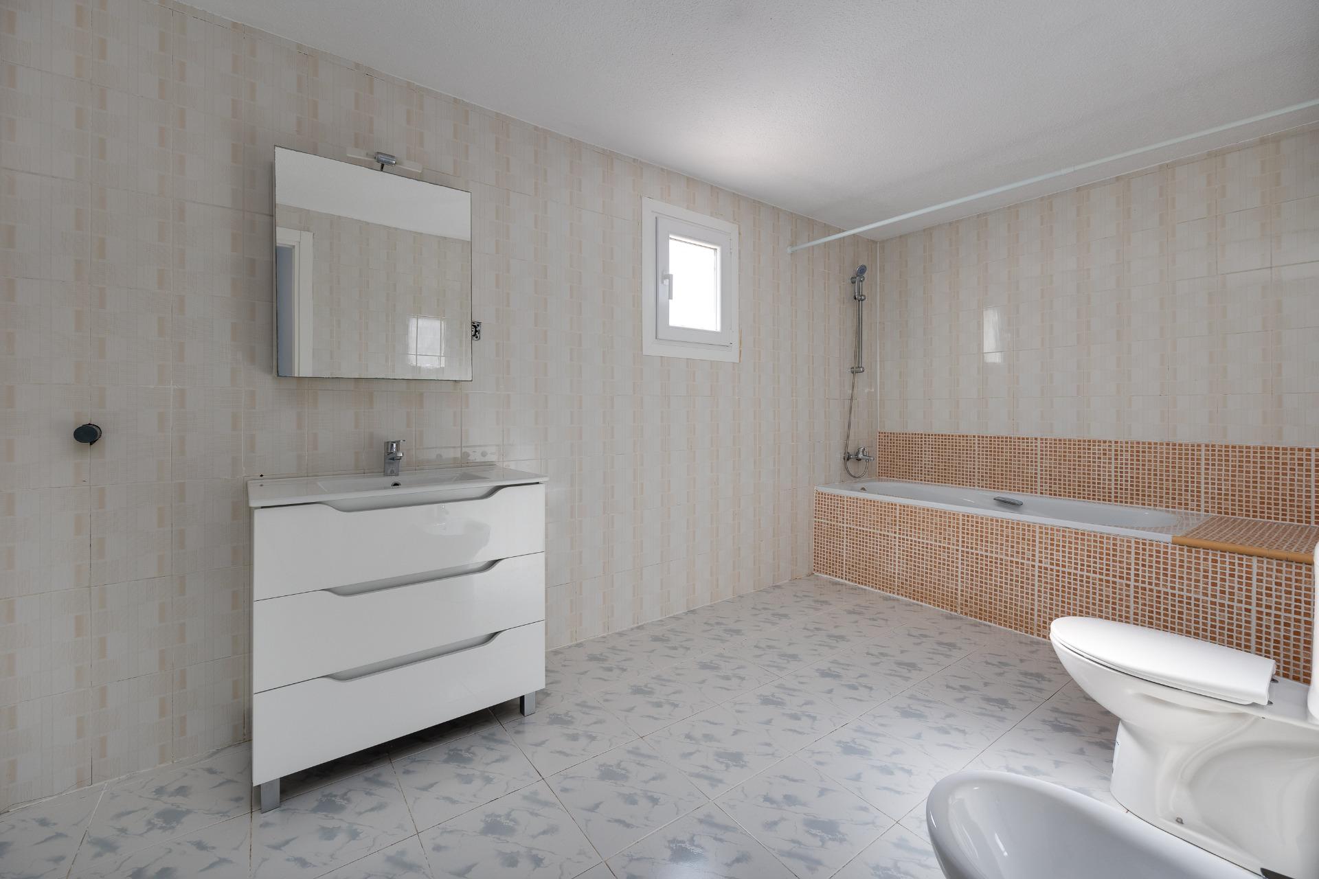 3-Bedroom Villa in El Chaparral, Torrevieja - Image 25
