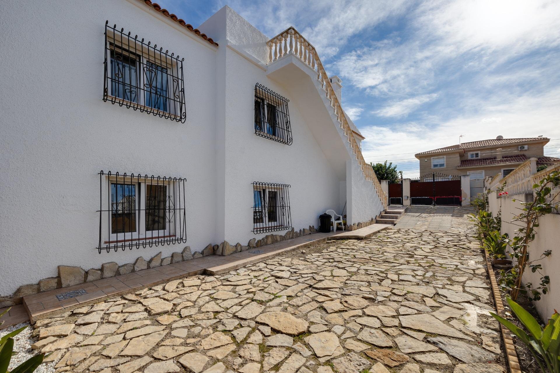 3-Bedroom Villa in El Chaparral, Torrevieja - Image 35