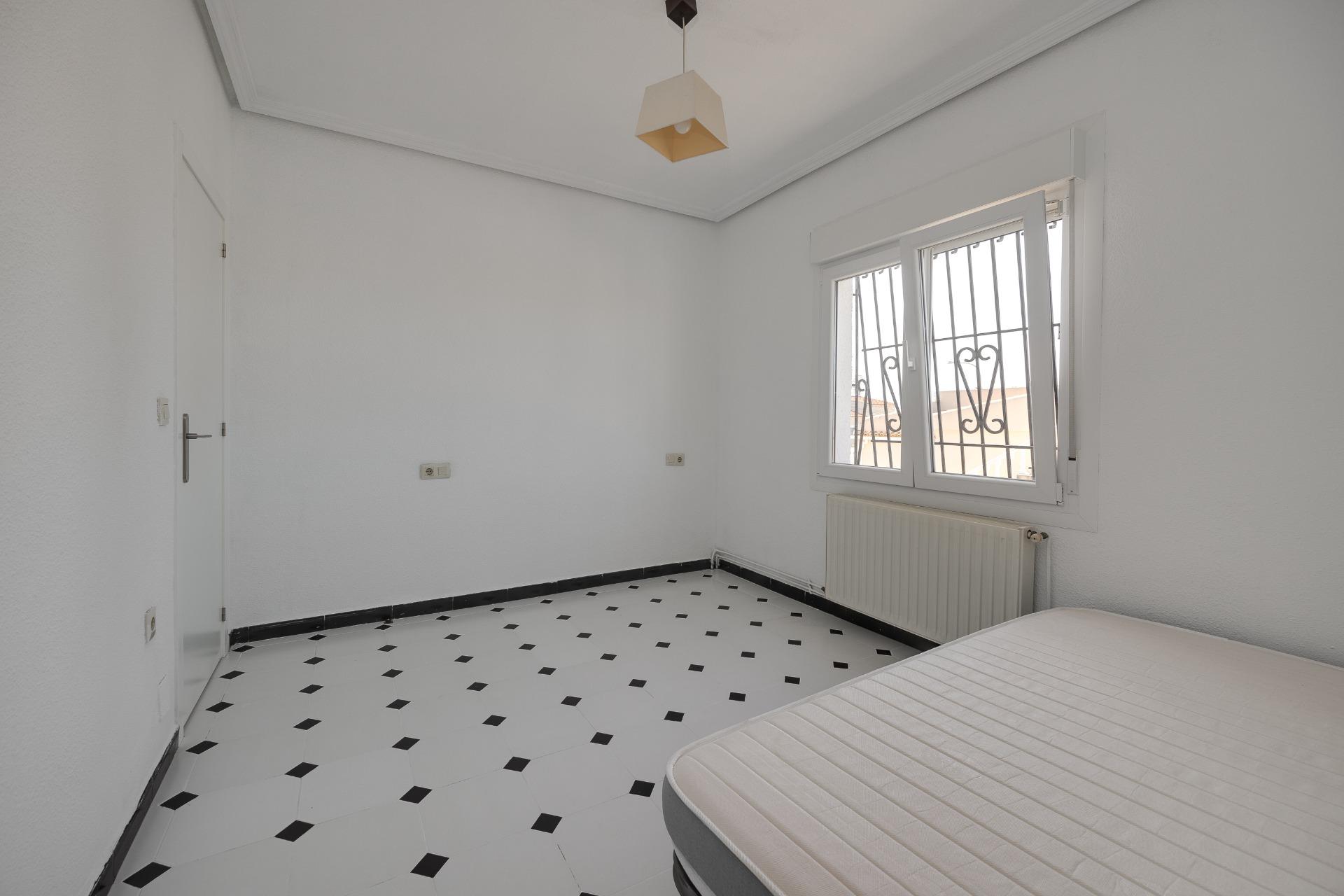 3-Bedroom Villa in El Chaparral, Torrevieja - Image 9