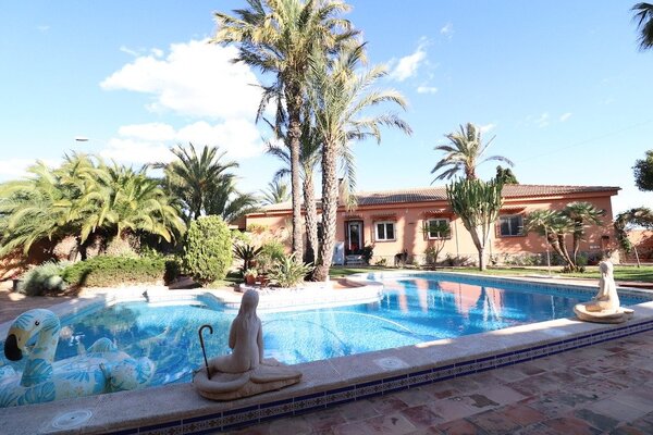 5-Zimmer Villa in San Luis, Torrevieja