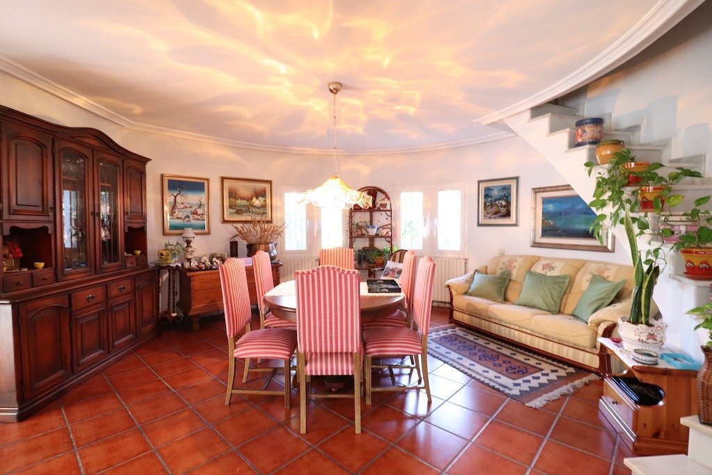 5-Bedroom Villa in San Luis, Torrevieja - Image 11