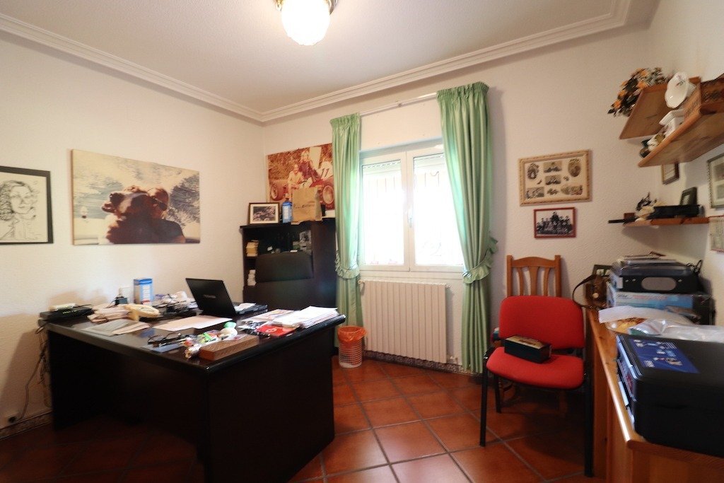 5-Bedroom Villa in San Luis, Torrevieja - Image 14