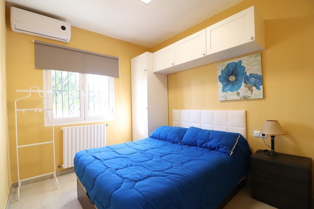 5-Bedroom Villa in San Luis, Torrevieja - Image 15
