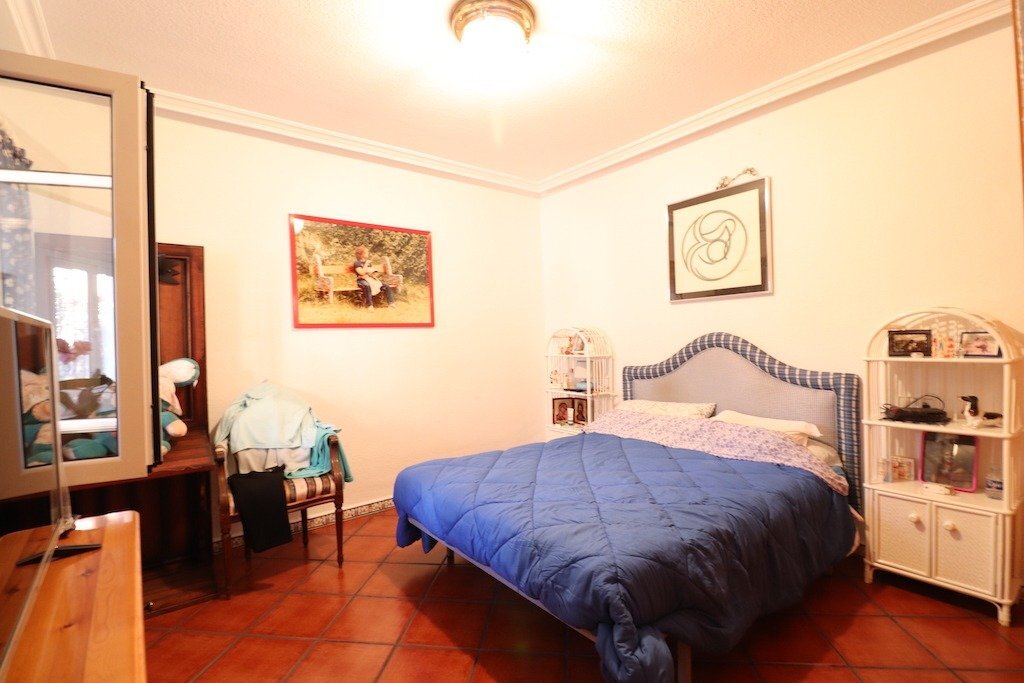 5-Bedroom Villa in San Luis, Torrevieja - Image 17