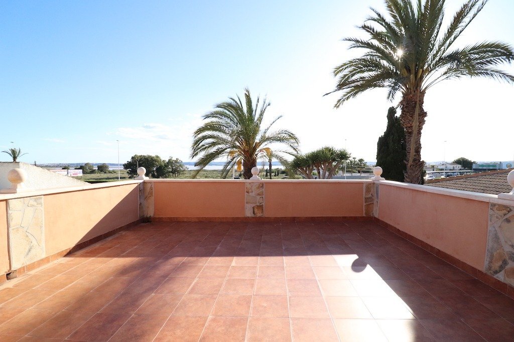 5-Bedroom Villa in San Luis, Torrevieja - Image 36