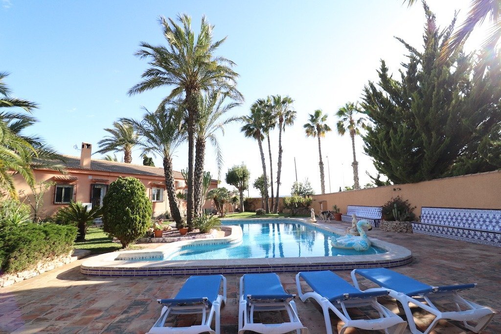 5-Bedroom Villa in San Luis, Torrevieja - Image 41