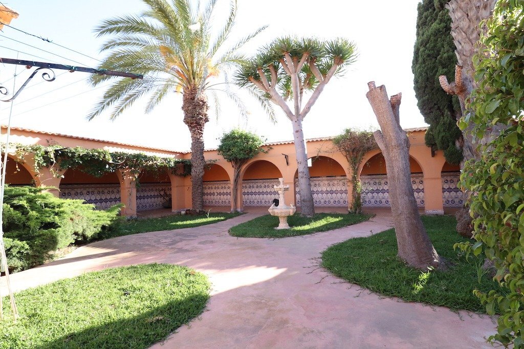 5-Bedroom Villa in San Luis, Torrevieja - Image 42